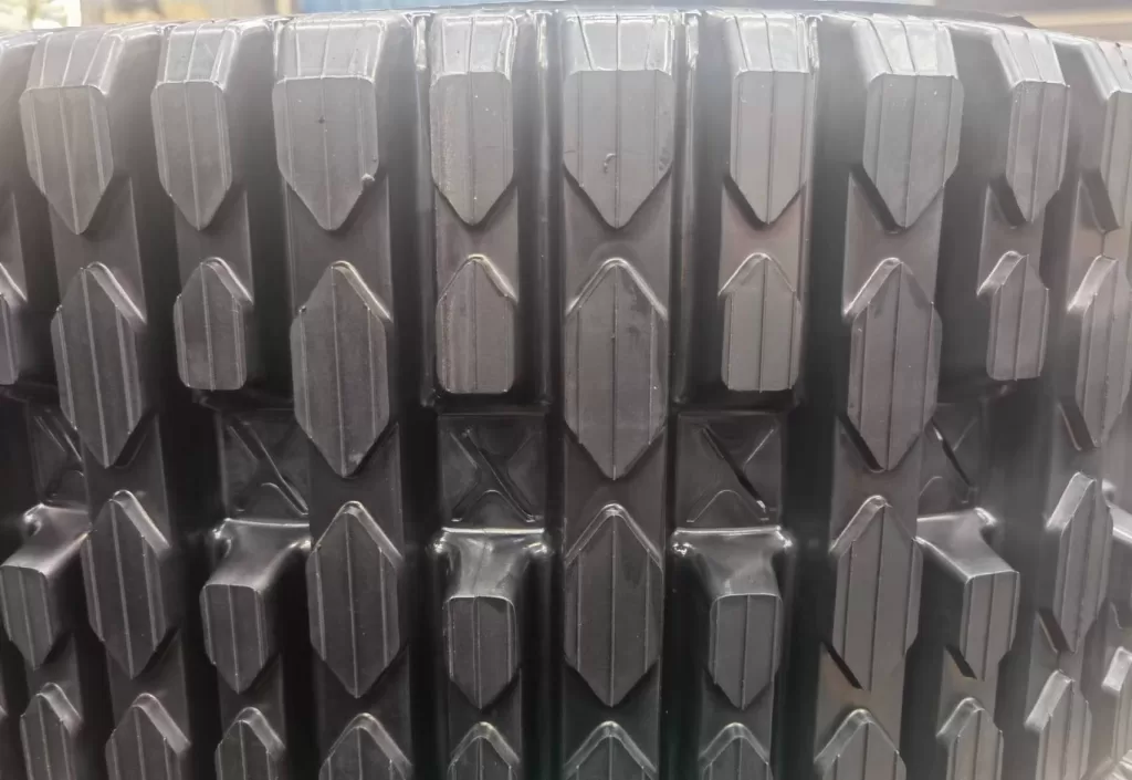 竹子43 John Deere 329E Tracks - SkidHeaven.com