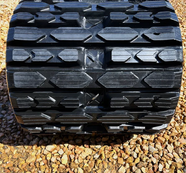 Gehl RT250 Multi Bar Tread Pattern